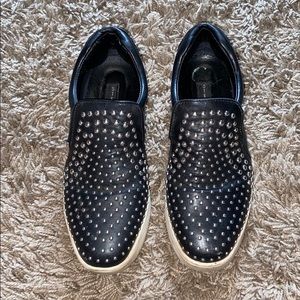 Steve Madden Studded Slip on’s